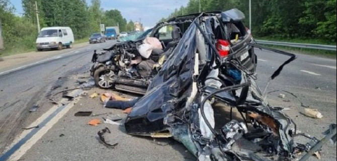 В ДТП с бетономешалкой под Чебоксарами погиб водитель иномарки