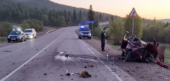В ночном ДТП в Алданском районе Якутии погиб человек