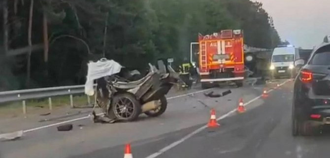 В ДТП под Брянском легковушку разорвало на части – водитель погиб