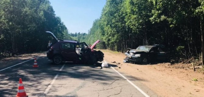 В Ленобласти — лобовое столкновение двух иномарок: пострадало 7 человек