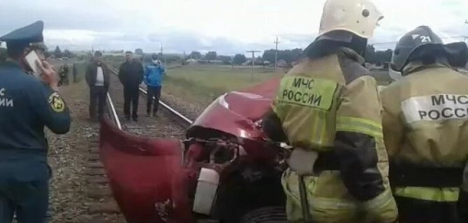 На Алтае ДТП с двумя погибшими — легковушка выехала на железнодорожные пути и попала под поезд