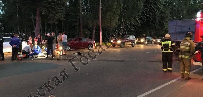 Пассажирка мотоцикла погибла в ДТП с КамАЗом в Новомосковске