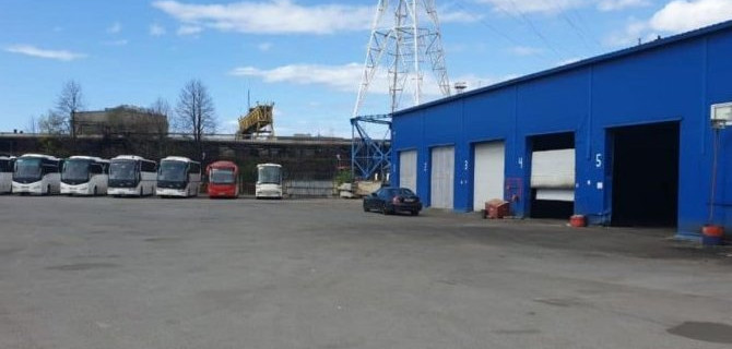 Где найти платные охраняемые парковки