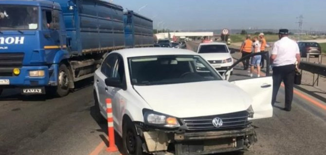 Три человека пострадали в ДТП под Ростовом