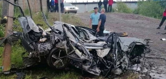 Под Красноярском Lexus врезался в столб – погибли трое