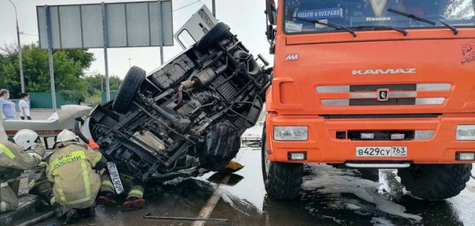 Под Самарой произошло ДТП с участием «Скорой помощи» — пятеро в больнице, водитель погиб