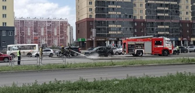 В Челябинске опрокинулся автомобиль – пострадали двое