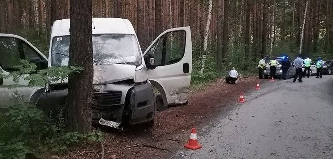 Смертельное ДТП под Первоуральском: мужчина решил прокатить маленькую дочь на коленях за рулём, но убил её собственным телом