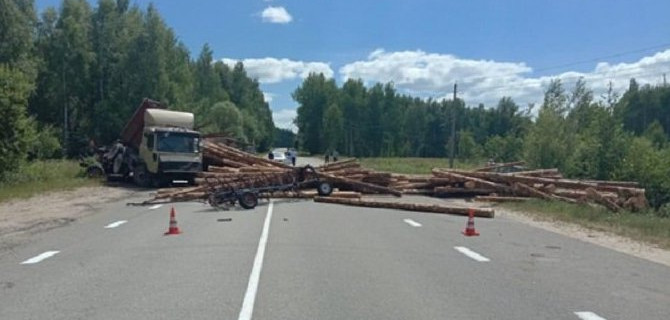 Женщина-водитель трактора погибла в ДТП в Шиловском районе