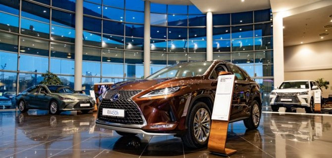 СЕЗОН ЖАРКИХ ПРЕДЛОЖЕНИЙ НА LEXUS ОТ ГК «БИЗНЕС КАР»