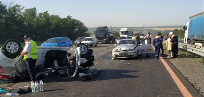 Семья с ребенком пострадала в ДТП в Красносулинском районе Ростовской области