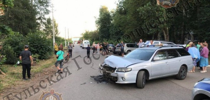 Мотоциклист с пассажиркой пострадали в ДТП в Тульской области