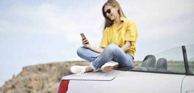 Мужчины начинают это делать раньше и делают чаще, чем женщины — речь о покупке авто