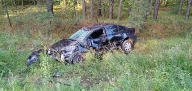 В Чувашии водитель вылетел через окно и был задавлен собственной машиной