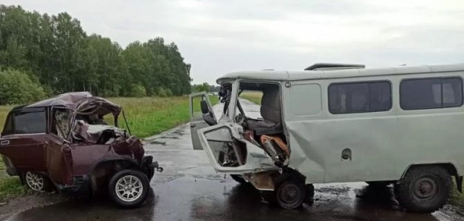 Четыре человека погибли в ДТП в Омской области