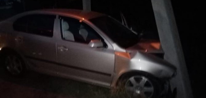 На Бору автомобиль врезался в столб – водитель погиб