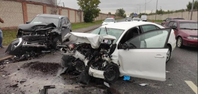 Трое взрослых и ребенок пострадали в массовом ДТП в Тюмени