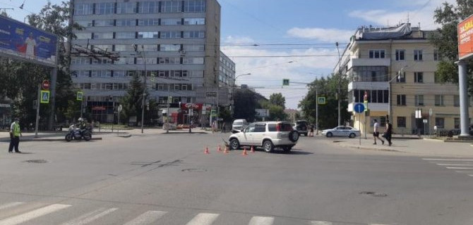 Пять человек пострадали в ДТП в Новосибирске