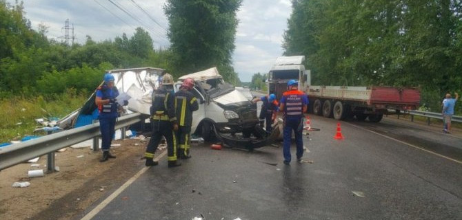 Три человека пострадали в ДТП с большегрузом в Твери