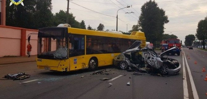 В ДТП с автобусом в Минске погиб ребенок