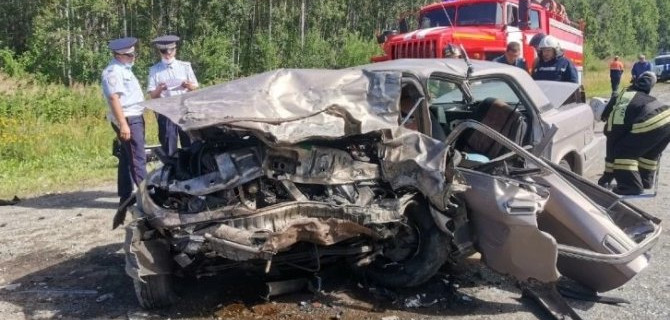 В ДТП под Екатеринбургом один человек погиб, пятеро пострадали