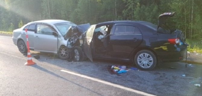 Два человека погибли в лобовом ДТП в Тюменской области