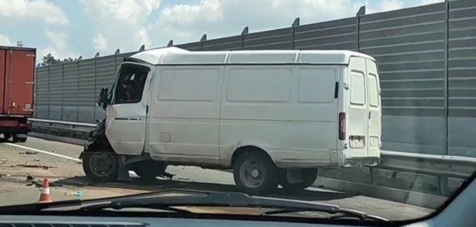 Водитель микроавтобуса погиб в ДТП в Крыму