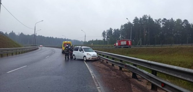 В двойном ДТП на трассе М-10 под Тверью пострадали женщина и ребенок