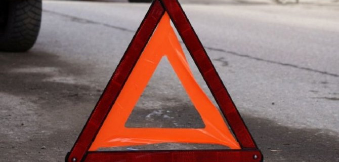 Два человека пострадали при опрокидывании автомобиля в Петровск-Забайкальском районе