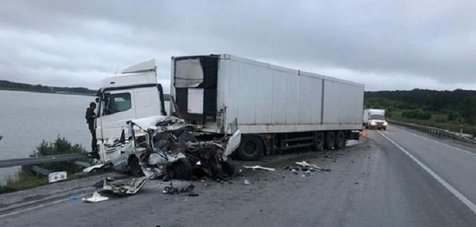 В ДТП с грузовиком в Искитимском районе Новосибирской области погиб человек