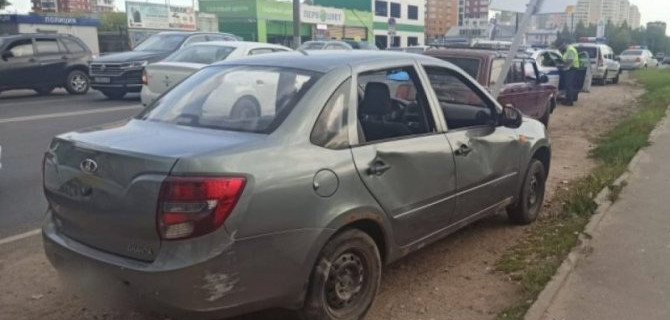 В Кирове «Лада» после ДТП сбила трех пешеходов