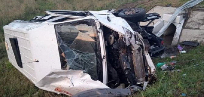 В Тамбовской области при опрокидывании микроавтобуса погиб человек