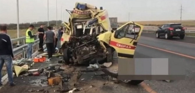 Водитель и фельдшер «скорой» погибли в ДТП в Башкирии