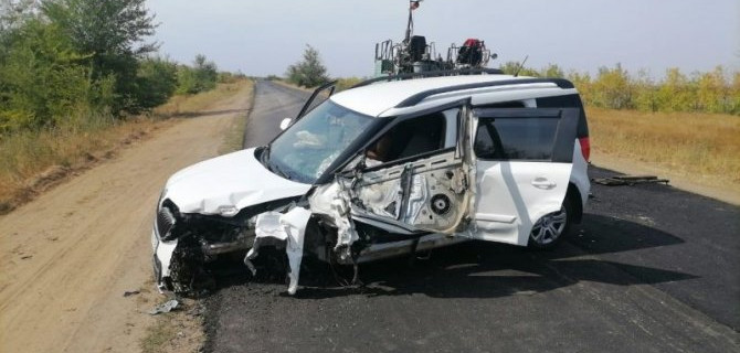 Три человека пострадали в ДТП с асфальтоукладчиком в Волгоградской области