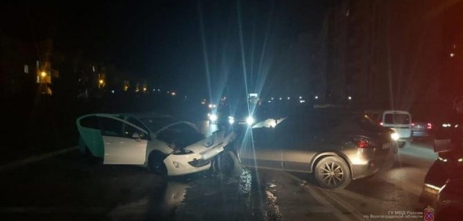 В ДТП в Волгограде пострадали четыре человека