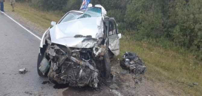 Пассажир легковушки погиб в ДТП в Свердловской области 