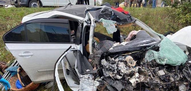 В Подмосковье смертельное ДТП — легковушка столкнулась с автобусом