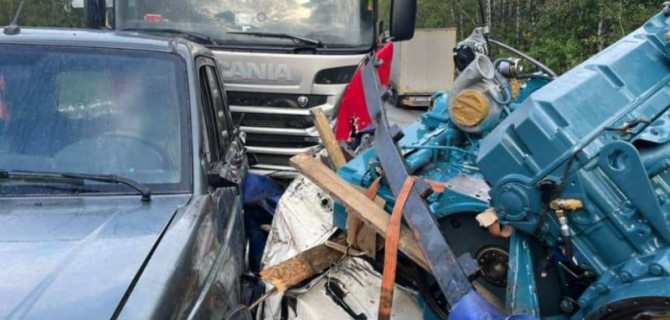 В Татарстане — массовое ДТП: водитель «МАЗа» снёс три фуры и «Патриот»