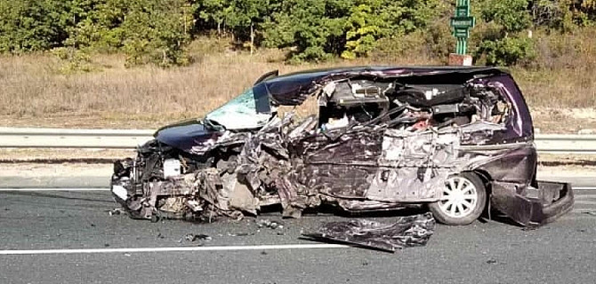 В Саратовской области цистерновоз врезался в легковушку и убил двух женщин
