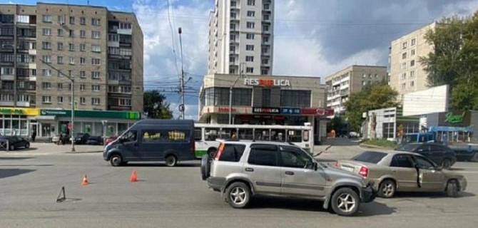 12-летняя девочка пострадала в ДТП в Новосибирске