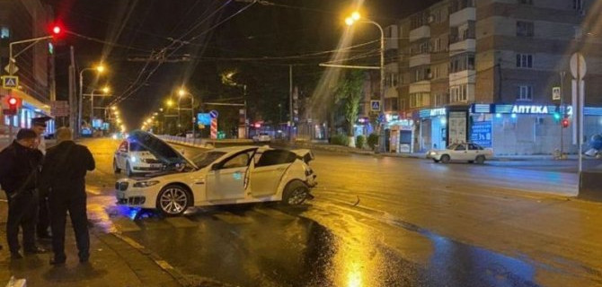 В ночном ДТП в Ростове пострадал человек