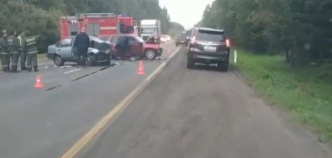 В ДТП в Лужском районе Ленобласти погибли два человека