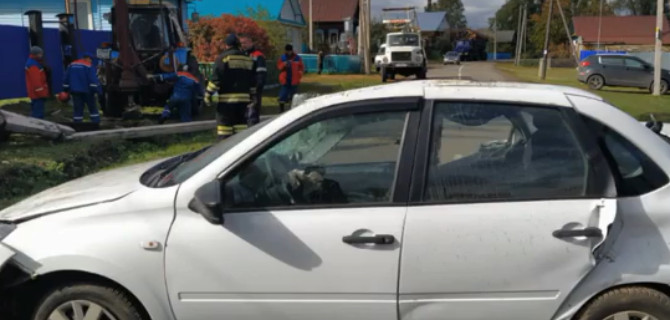 В Дуванском районе Башкирии «Лада» врезалась в столб – погибли двое