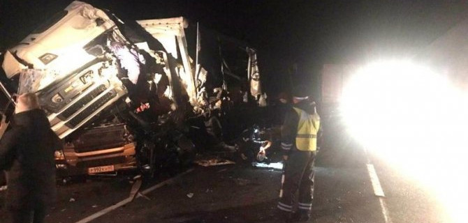 В ДТП с КамАЗом в Свердловской области погиб человек