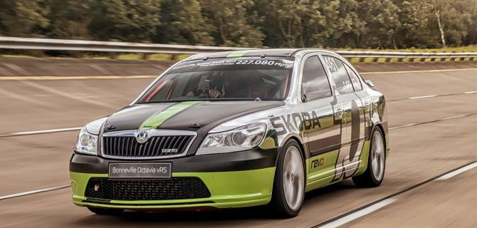 ŠKODA восстановила быстрейший автомобиль в своей истории 