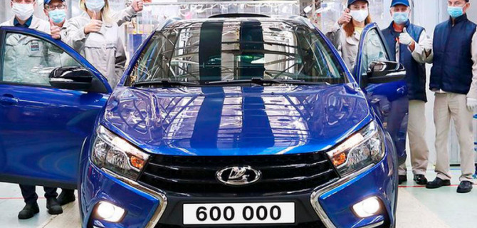 В Ижевске выпустили 600-тысячную Lada Vesta. А когда с конвейера сходили предыдущие юбиляры?