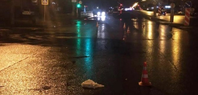 В Новосибирске водитель автомобиля сбил пешехода и скрылся