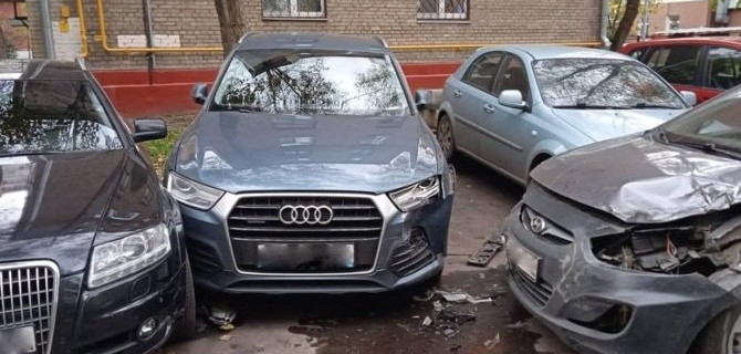 В Москве пьяная девушка без прав на чужом автомобиле протаранила сразу 7 машин