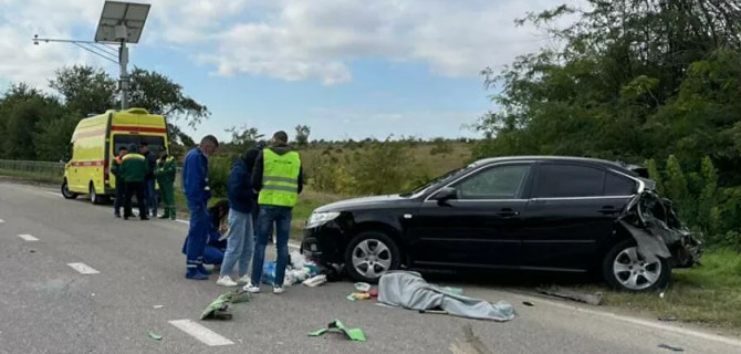 Смертельное ДТП в Крыму — пенсионерку сбил автомобиль, в который врезался грузовик