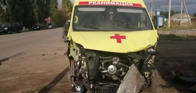 В Воронежской области пенсионерка погибла в машине "Скорой помощи", которая попала в ДТП